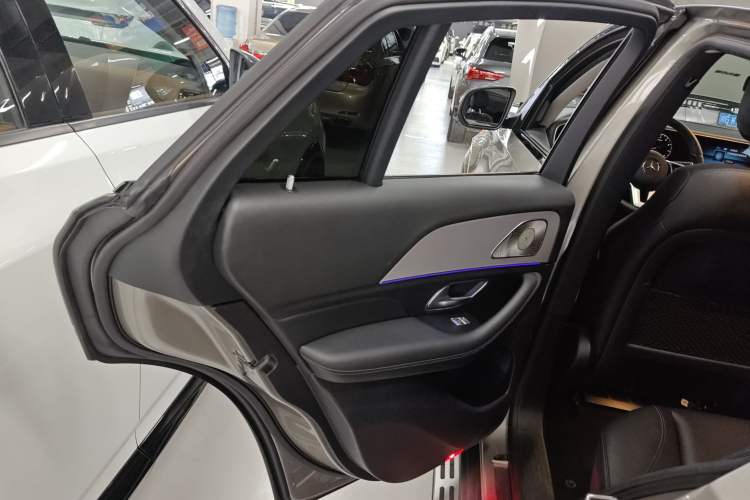 Used Mercedes-Benz GLE 2022 GLE 350 4MATIC Coupe SUV Luxury Model Left Rear Door Interior