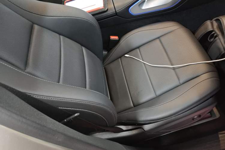 Used Mercedes-Benz GLE 2022 GLE 350 4MATIC Coupe SUV Luxury Model Right Front Seat