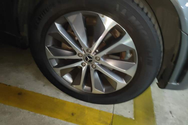 Used Mercedes-Benz GLE 2022 GLE 350 4MATIC Stylish Model Right Front Wheel Hub