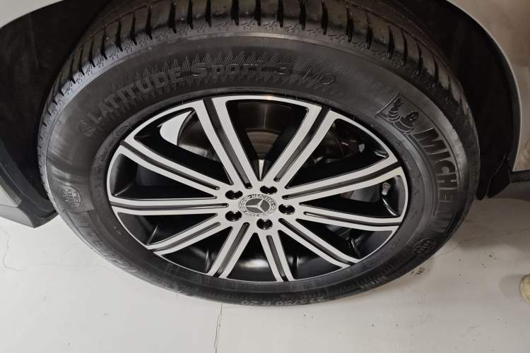 Used Mercedes-Benz GLE 2022 GLE 350 4MATIC Coupe SUV Luxury Model Right Rear Wheel Hub