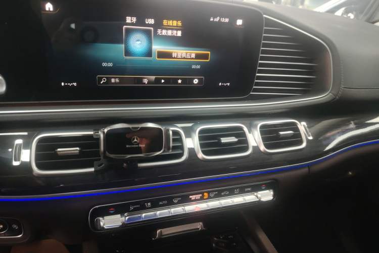 Used Mercedes-Benz GLE 2022 GLE 350 4MATIC Stylish Model Audio And AC Panel