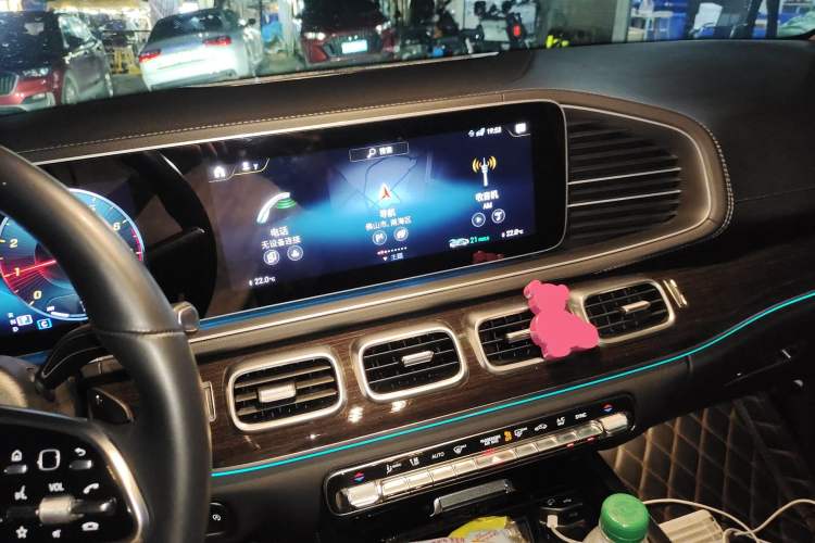 Used Mercedes-Benz GLE 2022 Facelifted GLE 350 4MATIC Fashion Edition Audio And AC Panel