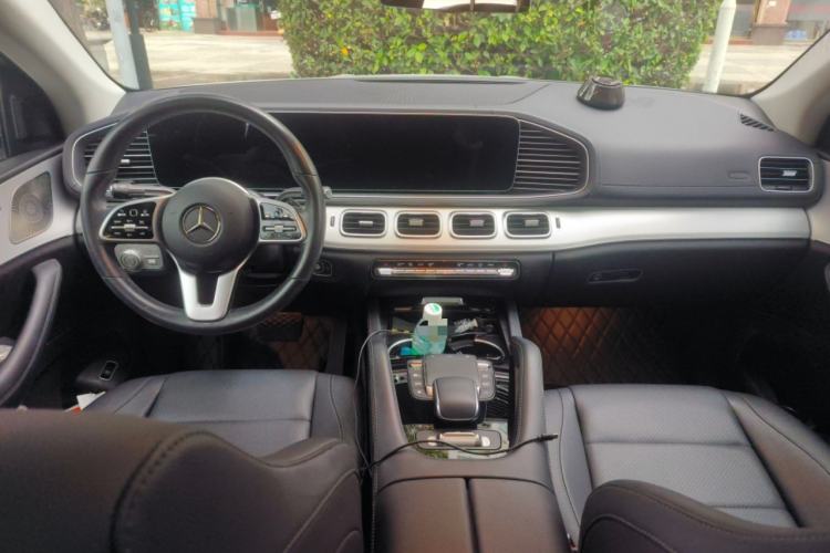 Used Mercedes-Benz GLE 2022 Refreshed GLE 350 4MATIC Coupe SUV Luxury Edition Center Console