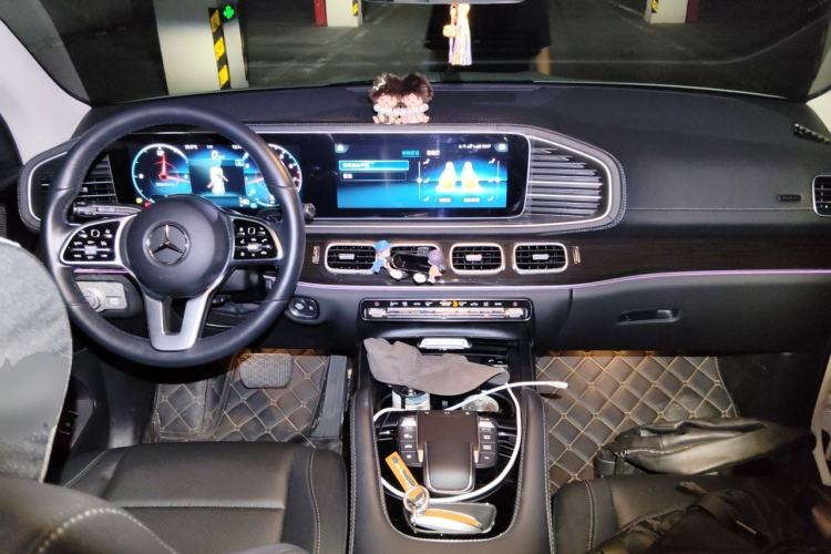 Used Mercedes-Benz GLE 2022 Facelifted GLE 350 4MATIC Fashion Edition Center Console