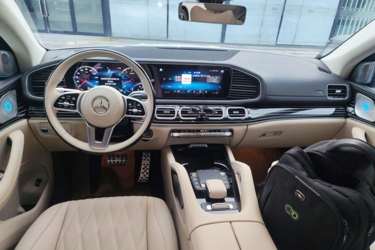 Used Mercedes-Benz GLE 2022 Refreshed GLE 350 4MATIC Coupe SUV Luxury Edition Center Console