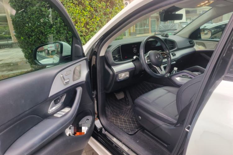 Used Mercedes-Benz GLE 2022 Refreshed GLE 350 4MATIC Coupe SUV Luxury Edition Driver Seat