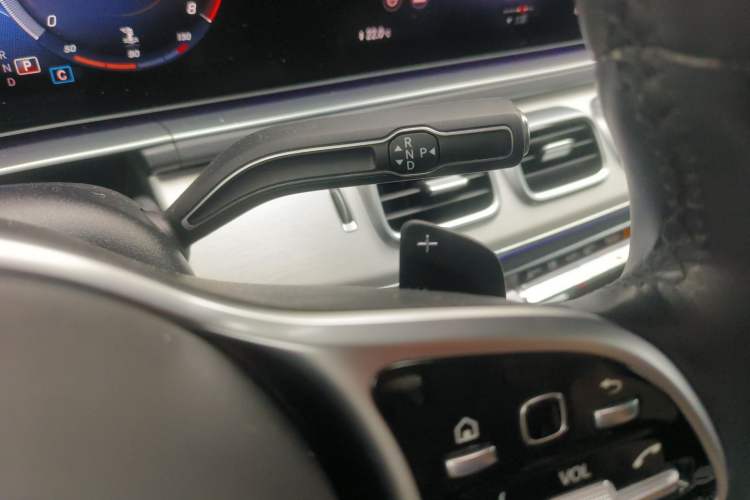 Used Mercedes-Benz GLE 2022 Refreshed GLE 350 4MATIC Coupe SUV Luxury Edition Gear Lever