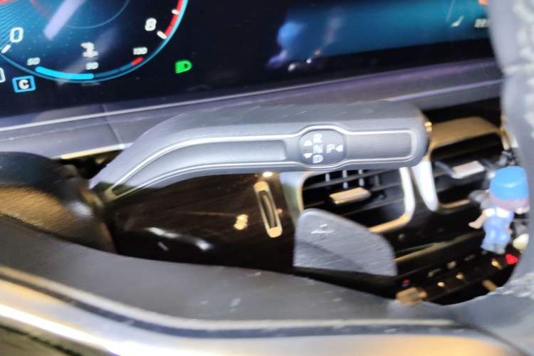 Used Mercedes-Benz GLE 2022 Facelifted GLE 350 4MATIC Fashion Edition Gear Lever