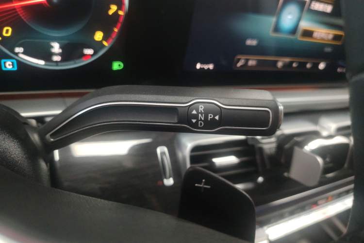 Used Mercedes-Benz GLE 2022 GLE 350 4MATIC Stylish Model Gear Lever