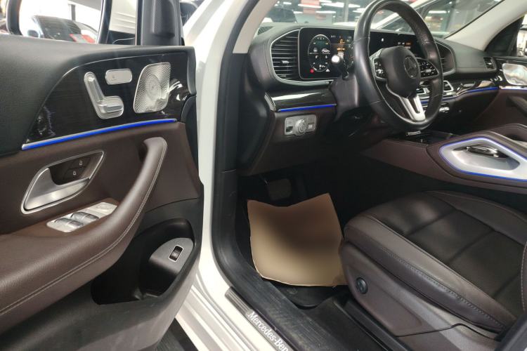 Used Mercedes-Benz GLE 2022 GLE 350 4MATIC Stylish Model Interior 3
