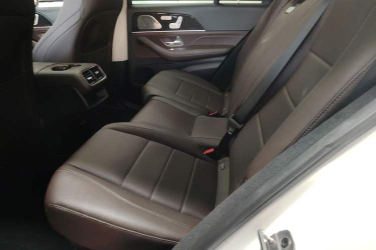 Used Mercedes-Benz GLE 2022 GLE 350 4MATIC Stylish Model Interior 4