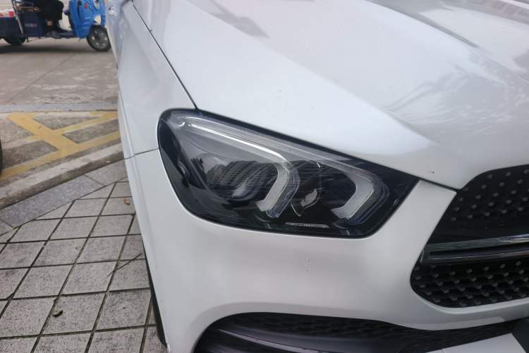 Used Mercedes-Benz GLE 2022 Refreshed GLE 350 4MATIC Coupe SUV Luxury Edition Right Front Headlight