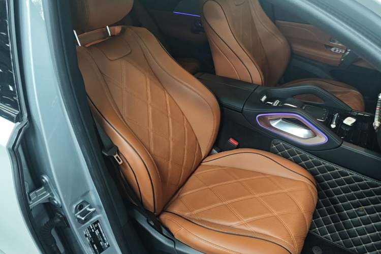 Used Mercedes-Benz GLE 2022 GLE 450 4MATIC Coupe SUV Fashion Model Right Front Seat