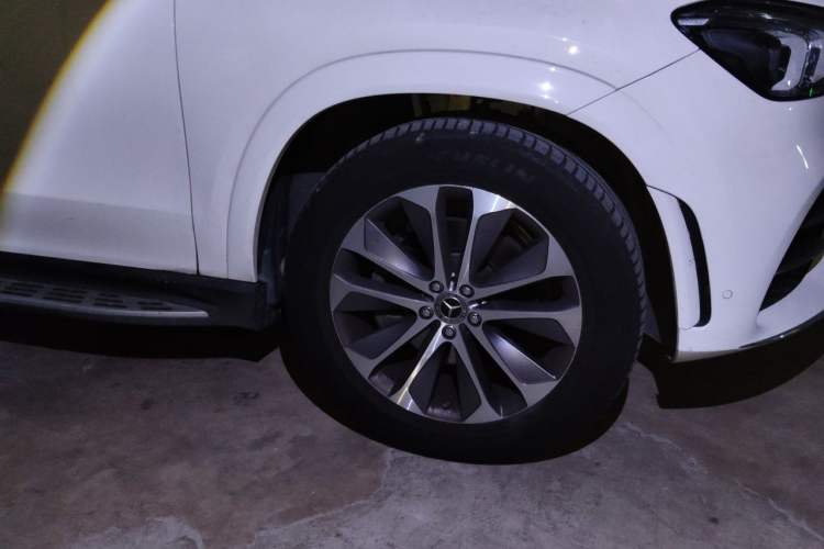 Used Mercedes-Benz GLE 2022 Facelifted GLE 350 4MATIC Fashion Edition Right Front Wheel Hub