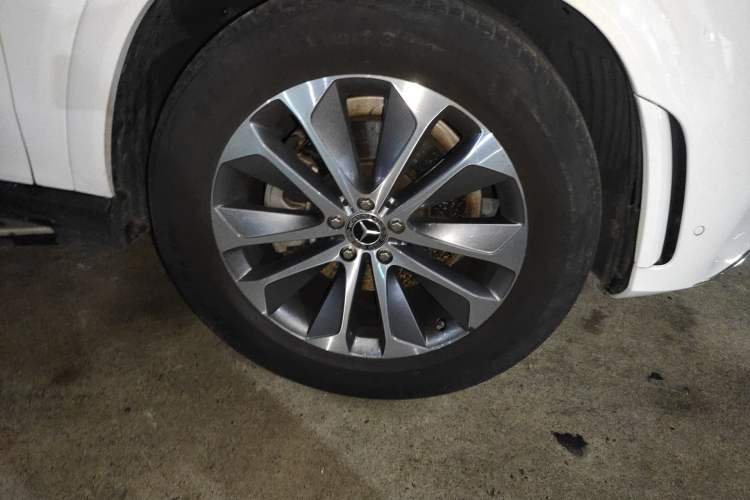 Used Mercedes-Benz GLE 2022 Facelifted GLE 350 4MATIC Fashion Edition Right Front Wheel Hub