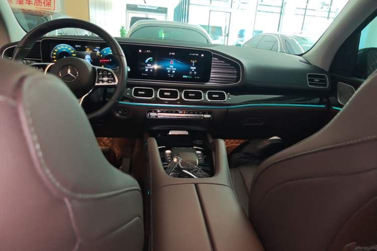 Used Mercedes-Benz GLE 2023 GLE 350 4MATIC Stylish Model Audio And AC Panel