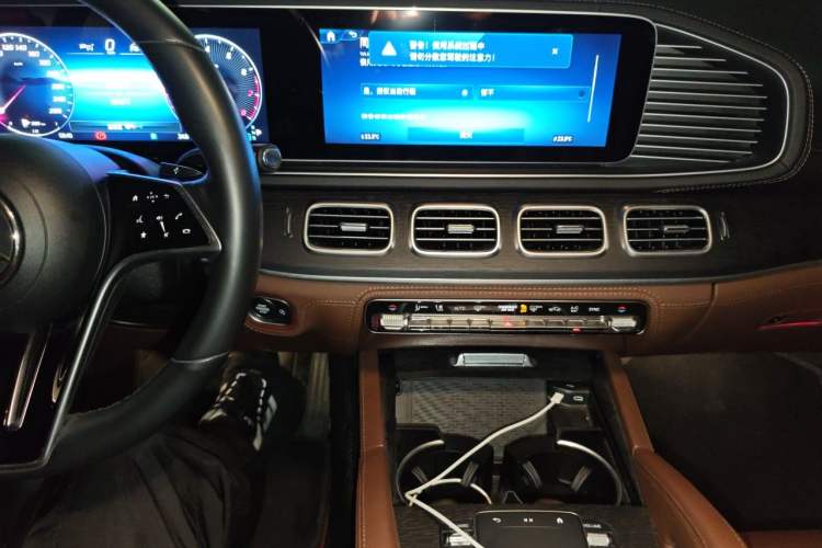 Used Mercedes-Benz GLE 2023 GLE 450 4MATIC Luxury Model Audio And AC Panel