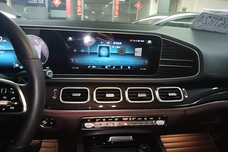 Used Mercedes-Benz GLE 2023 GLE 350 4MATIC Stylish Model Audio And AC Panel
