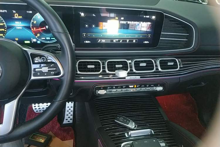 Used Mercedes-Benz GLE 2023 GLE 450 4MATIC Stylish Model Audio And AC Panel