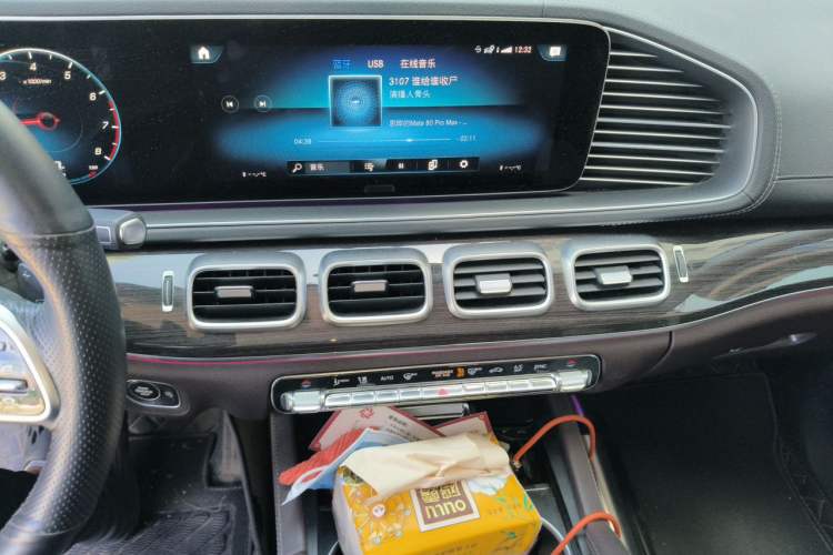 Used Mercedes-Benz GLE 2023 GLE 350 4MATIC Stylish Model Audio And AC Panel