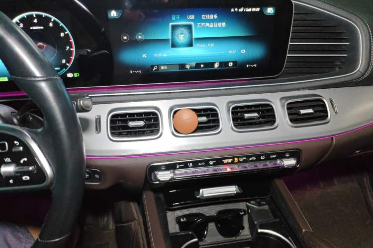 Used Mercedes-Benz GLE 2023 GLE 450 4MATIC Stylish Model Audio And AC Panel