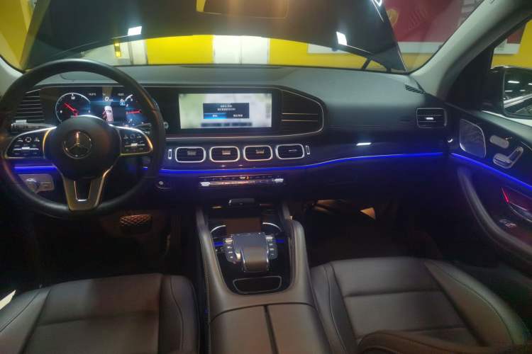 Used Mercedes-Benz GLE 2023 GLE 350 4MATIC Stylish Model Audio And AC Panel