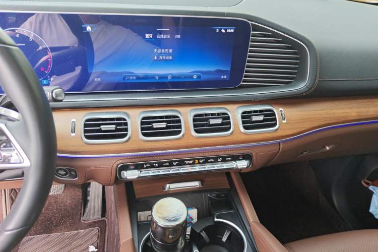 Used Mercedes-Benz GLE 2023 GLE 450 4MATIC Stylish Model Audio And AC Panel