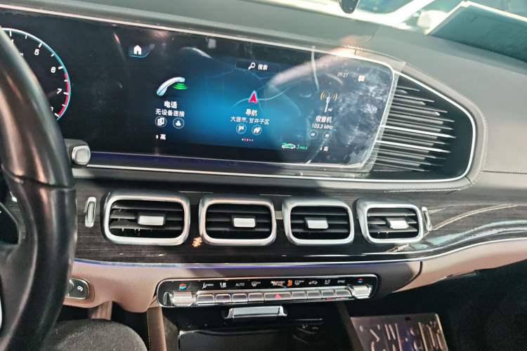Used Mercedes-Benz GLE 2023 GLE 350 4MATIC Stylish Model Audio And AC Panel