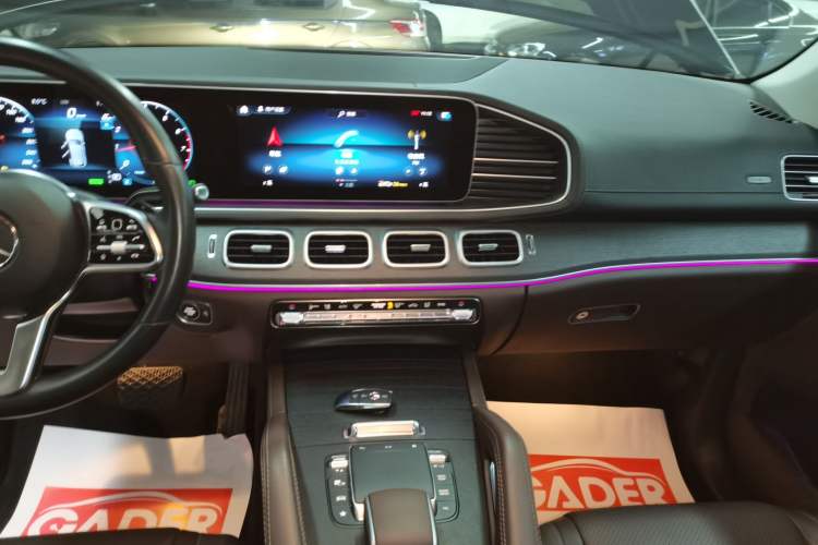 Used Mercedes-Benz GLE 2023 GLE 450 4MATIC Luxury Model Audio And AC Panel