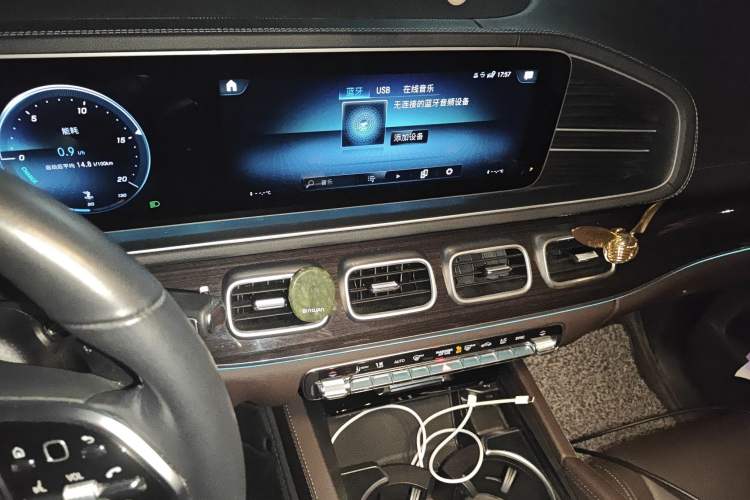 Used Mercedes-Benz GLE 2023 GLE 350 4MATIC Stylish Model Audio And AC Panel