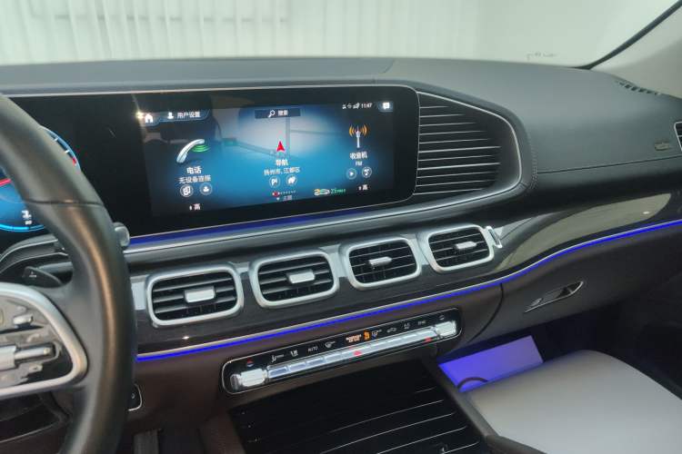Used Mercedes-Benz GLE 2023 GLE 350 4MATIC Stylish Model Audio And AC Panel
