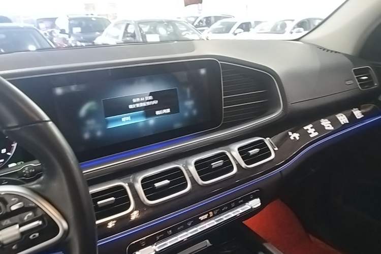 Used Mercedes-Benz GLE 2023 GLE 350 4MATIC Stylish Model Audio And AC Panel
