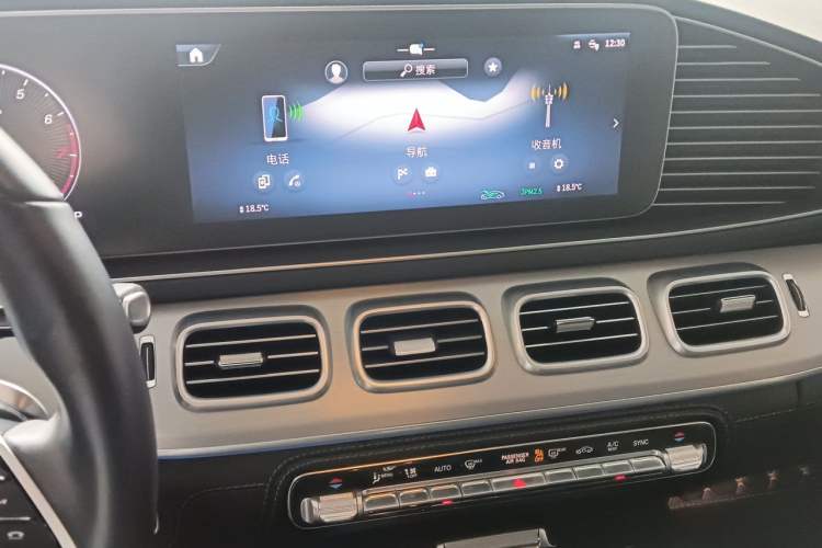 Used Mercedes-Benz GLE 2023 GLE 450 4MATIC AMG Line Audio And AC Panel