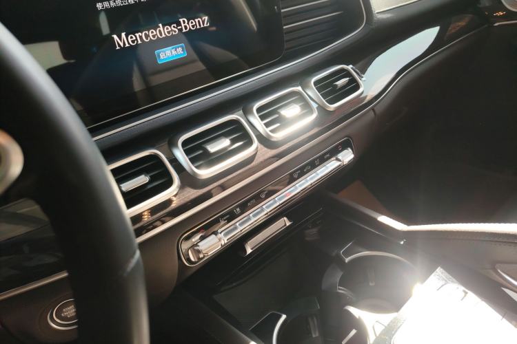 Used Mercedes-Benz GLE 2023 GLE 350 4MATIC Stylish Model Audio And AC Panel