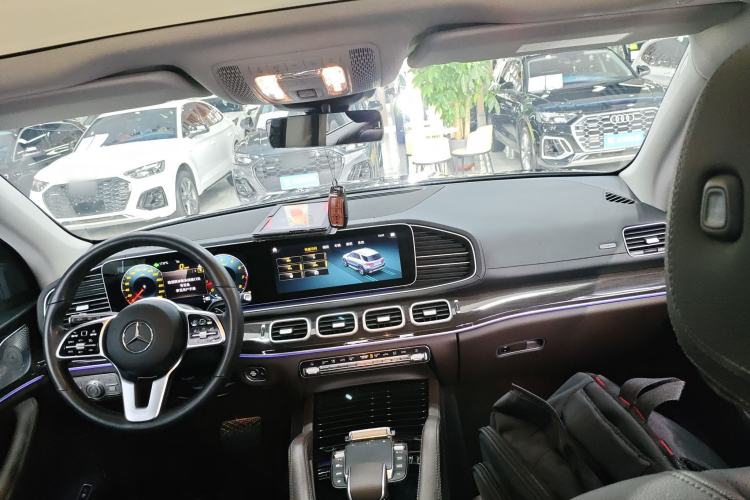 Used Mercedes-Benz GLE 2023 GLE 350 4MATIC Stylish Model Center Console