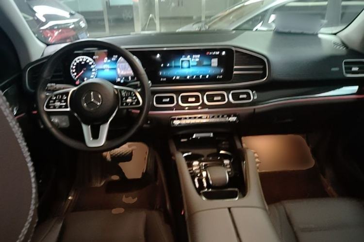 Used Mercedes-Benz GLE 2023 GLE 350 4MATIC Stylish Model Center Console