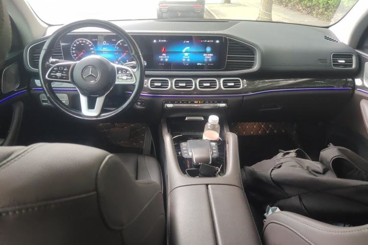 Used Mercedes-Benz GLE 2023 GLE 350 4MATIC Stylish Model Center Console