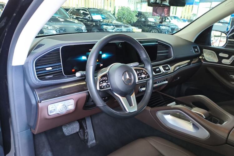 Used Mercedes-Benz GLE 2023 GLE 350 4MATIC Stylish Model Center Console