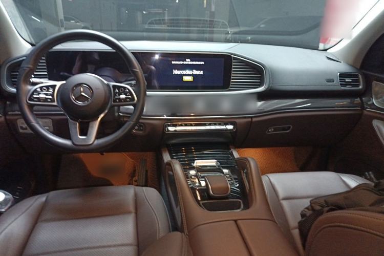 Used Mercedes-Benz GLE 2023 GLE 350 4MATIC Stylish Model Center Console