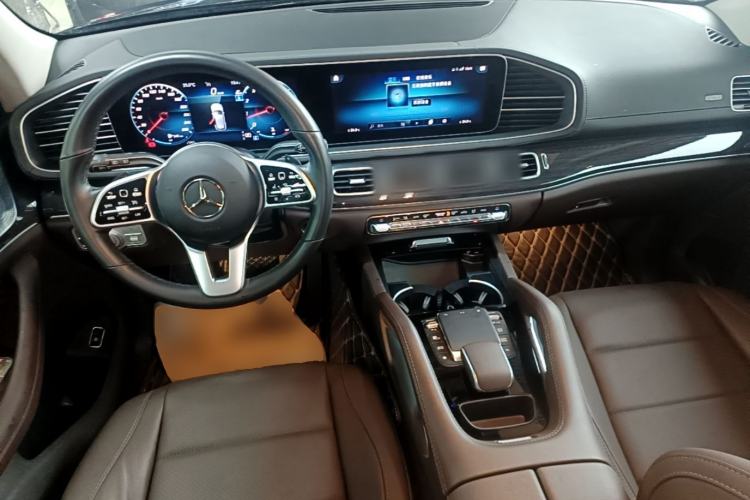 Used Mercedes-Benz GLE 2023 GLE 350 4MATIC Stylish Model Center Console