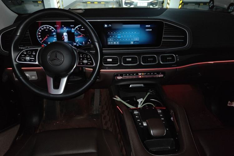 Used Mercedes-Benz GLE 2023 GLE 350 4MATIC Stylish Model Center Console