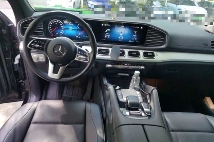 Used Mercedes-Benz GLE 2023 GLE 450 4MATIC Stylish Model Center Console