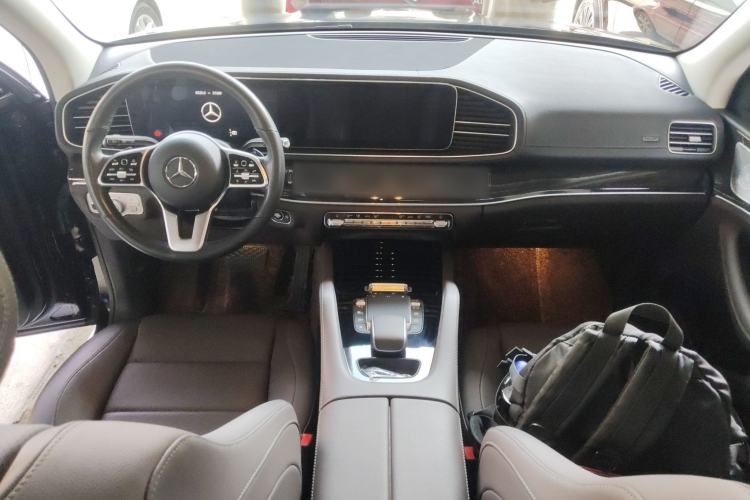 Used Mercedes-Benz GLE 2023 GLE 350 4MATIC Stylish Model Center Console