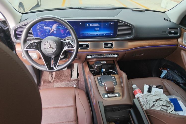 Used Mercedes-Benz GLE 2023 GLE 450 4MATIC Stylish Model Center Console