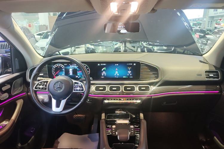 Used Mercedes-Benz GLE 2023 GLE 350 4MATIC Stylish Model Center Console