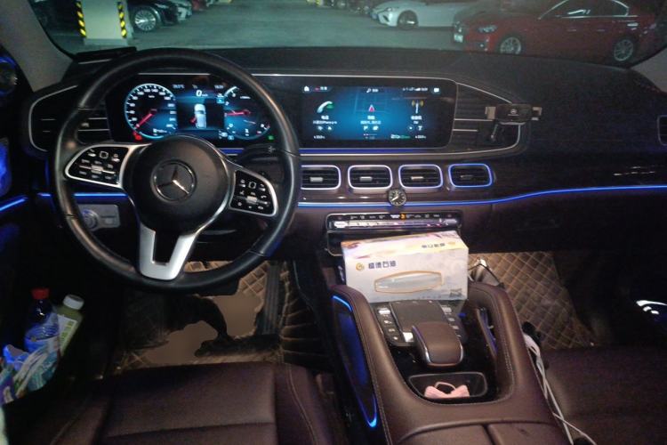 Used Mercedes-Benz GLE 2023 GLE 350 4MATIC Stylish Model Center Console