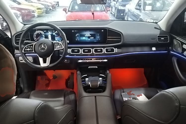 Used Mercedes-Benz GLE 2023 GLE 350 4MATIC Stylish Model Center Console