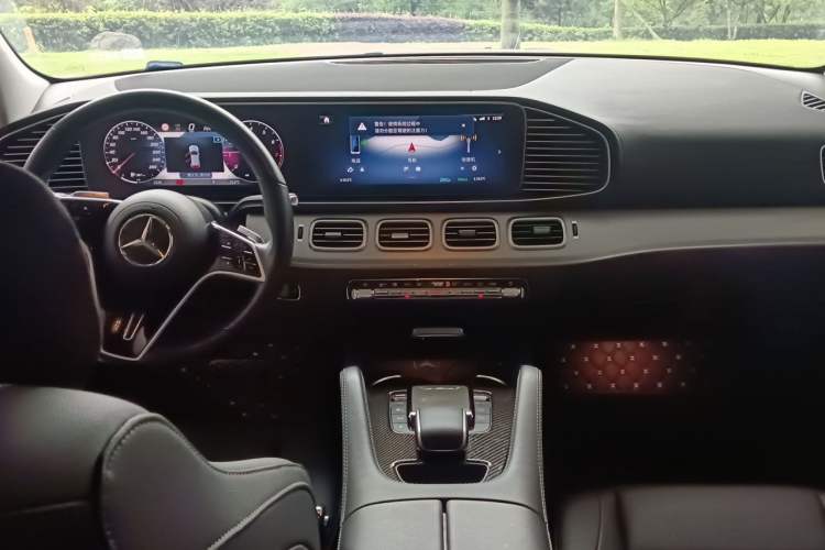 Used Mercedes-Benz GLE 2023 GLE 450 4MATIC AMG Line Center Console