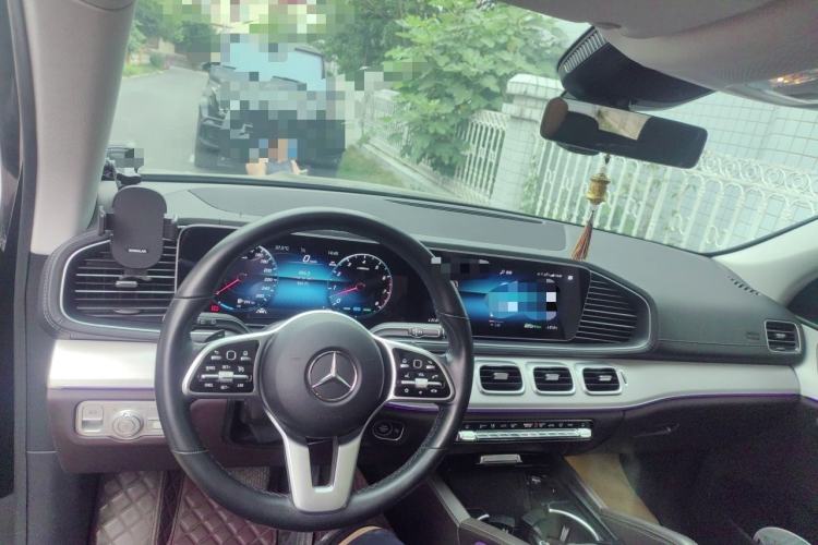 Used Mercedes-Benz GLE 2023 GLE 450 4MATIC Stylish Model Center Console