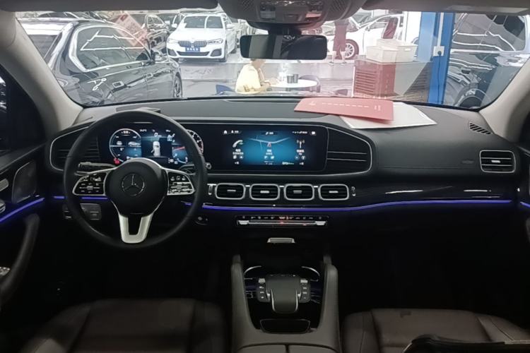 Used Mercedes-Benz GLE 2023 GLE 350 4MATIC Stylish Model Center Console
